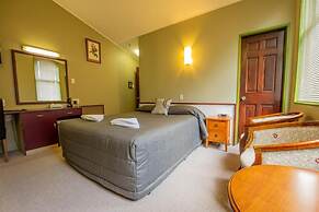 Victoria Railway Hotel