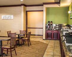 Sleep Inn & Suites at Six Flags