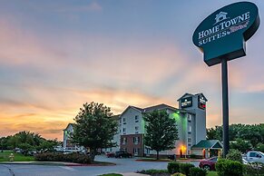HomeTowne Studios & Suites by Red Roof Bentonville
