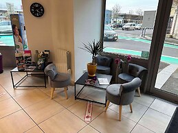 BRIT HOTEL CONFORT NEVERS Centre Gare