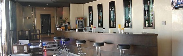 Hotel De La Corniche