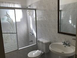 Retreat Guesthouse Luxury Suites