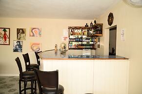 Retreat Guesthouse Luxury Suites