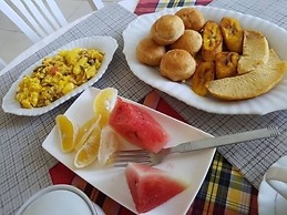 Retreat Guesthouse Luxury Suites