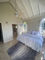 Retreat Guesthouse Luxury Suites