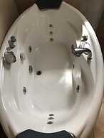 Retreat Guesthouse Luxury Suites