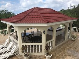 Retreat Guesthouse Luxury Suites