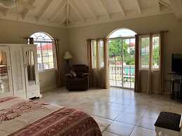 Retreat Guesthouse Luxury Suites