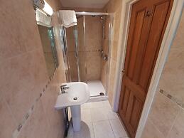 Rose In Vale Country House Hotel