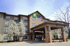 Holiday Inn Express & Suites Chicago West-Roselle by IHG