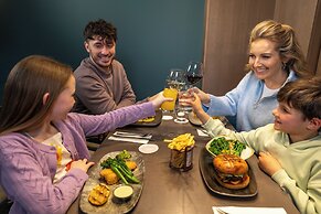 Clayton Hotel Dublin Airport