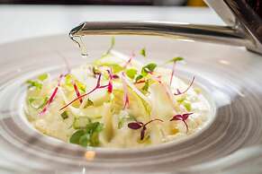 Clayton Hotel Dublin Airport