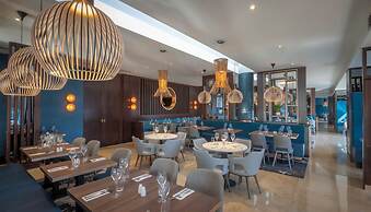 Clayton Hotel Dublin Airport