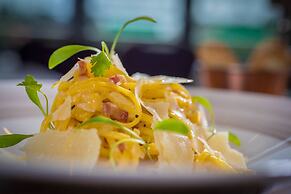 Clayton Hotel Dublin Airport