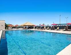 Voyager Resort Inn