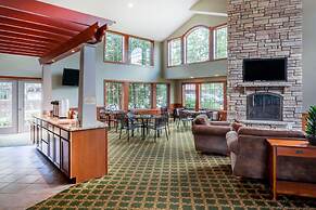 Howard Johnson by Wyndham Traverse City