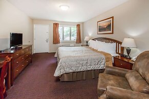 Howard Johnson by Wyndham Traverse City