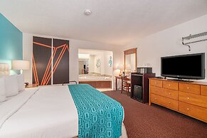 Howard Johnson by Wyndham Traverse City