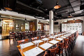 City Park Hotel & Residence