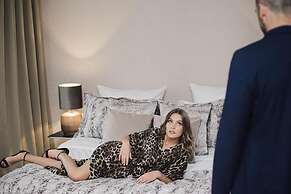 City Park Hotel & Residence