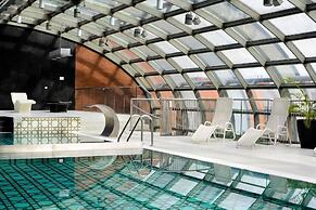 City Park Hotel & Residence