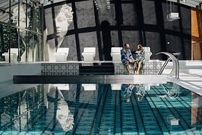 City Park Hotel & Residence