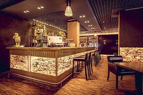 City Park Hotel & Residence