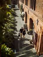 City Park Hotel & Residence