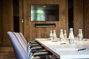 City Park Hotel & Residence