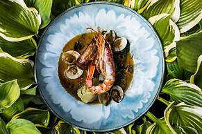 City Park Hotel & Residence