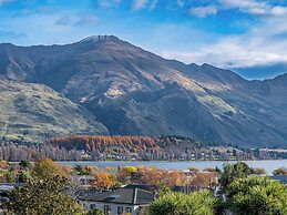 Wanaka Springs Lodge