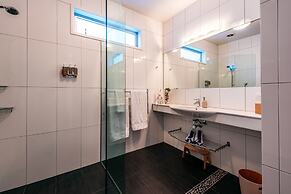 Waiheke Waterfront Lodge