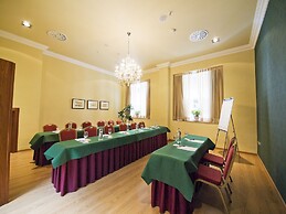 Senator Granada Hotel