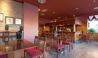 Senator Granada Hotel