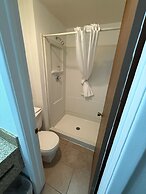 Richland Inn & Suites