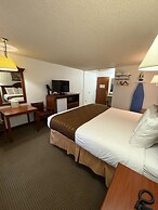 Richland Inn & Suites