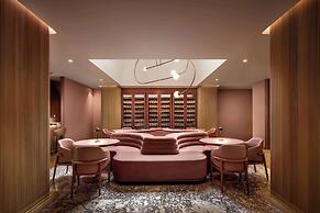 Revery Toronto Downtown, Curio Collection by Hilton