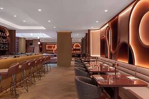 Revery Toronto Downtown, Curio Collection by Hilton