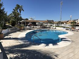 Apartamentos Turísticos Las Rosas de Capistrano