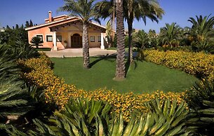 Lantana Resort Hotel & Apartments