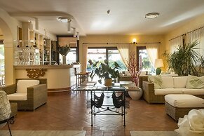 Lantana Resort Hotel & Apartments