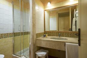 Lantana Resort Hotel & Apartments