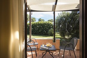 Lantana Resort Hotel & Apartments