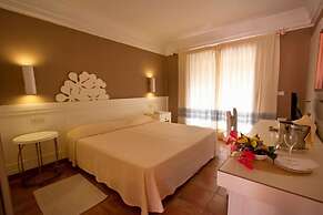 Lantana Resort Hotel & Apartments