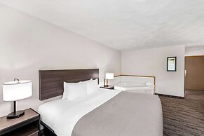 Quality Inn & Suites Munising