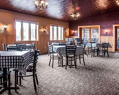 Quality Inn & Suites Munising