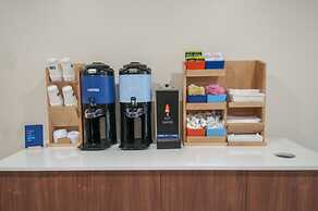 Holiday Inn Express & Suites Ocean Springs by IHG