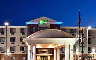 Holiday Inn Express & Suites Ocean Springs by IHG