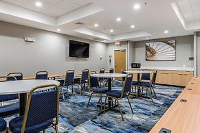 Fairfield Inn & Suites by Marriott Greensboro Coliseum Area