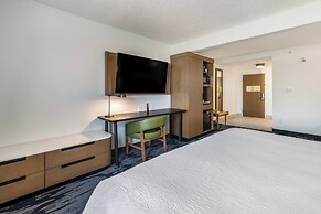 Fairfield Inn & Suites by Marriott Greensboro Coliseum Area